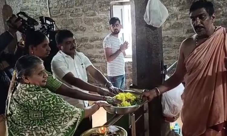 ಮೂಡಿಗೆರೆಯಲ್ಲಿ ರಾಜಕೀಯ ಸಮರ!; ಬಿಜೆಪಿ ಟಿಕೆಟ್ ಆಕಾಂಕ್ಷಿಯಿಂದ ಪ್ರಮಾಣ