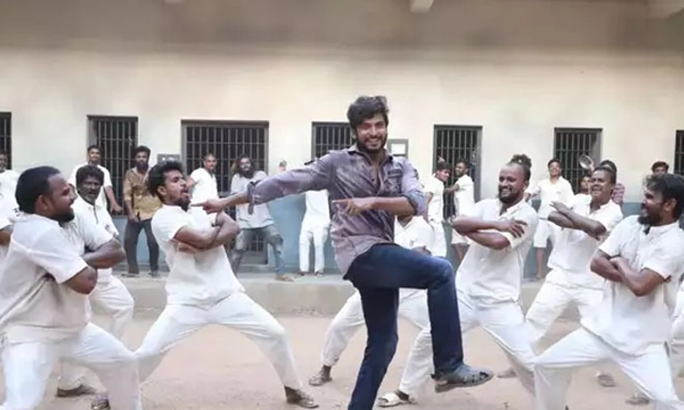 ಜೈಲಿನಲ್ಲಿ ‘ಬಾಂಡ್‌ ರವಿ’ ಮಸ್ತ್ ಸಾಂಗ್‌