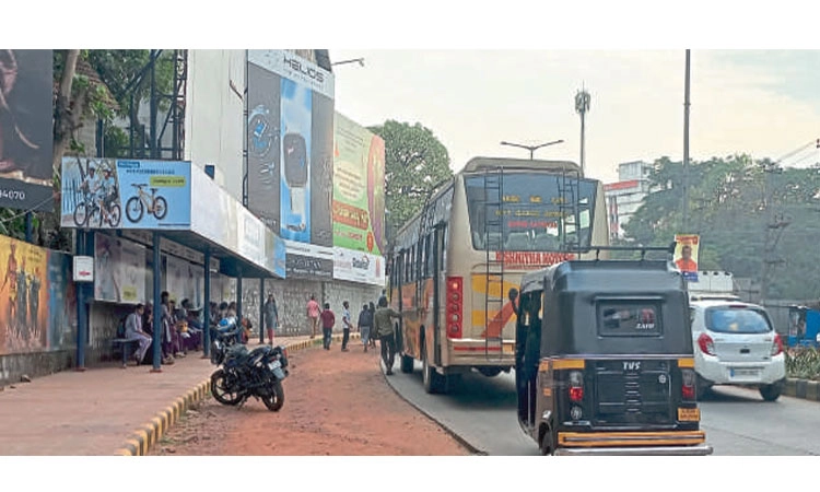 ನಗರದಲ್ಲಿ ಹೊಸ ಬಸ್‌-ಬೇ ನಿರ್ಮಾಣ; ತಂಗುದಾಣವಿರುವಲ್ಲಿ ದಟ್ಟಣೆ ತಪ್ಪಿಸಲು ಕ್ರಮ