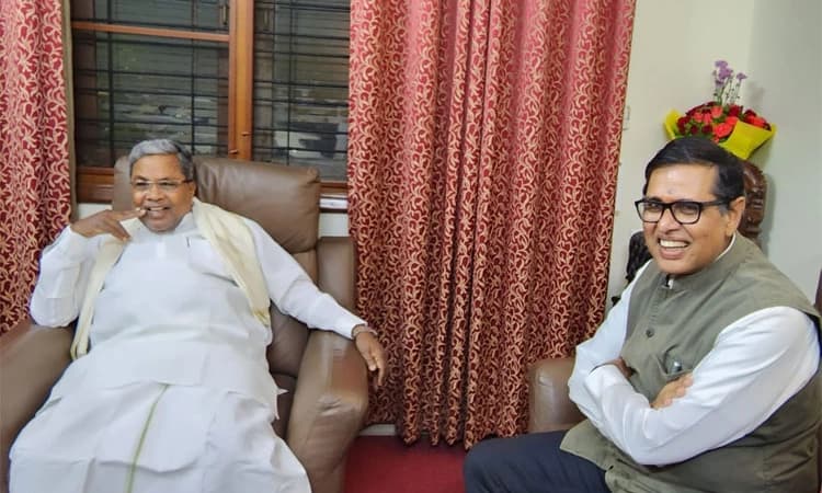 ಸಿದ್ದರಾಮಯ್ಯ, ಅಶೋಕ ಹಾರನಹಳ್ಳಿ ಭೇಟಿ