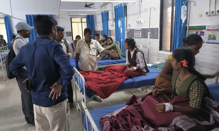 ಕನಕಗಿರಿ: ಹುಳ ಬಿದ್ದ ಆಹಾರ ಸೇವಿಸಿ ಹಲವು ವಿದ್ಯಾರ್ಥಿಗಳು ಆಸ್ಪತ್ರೆಗೆ ದಾಖಲು