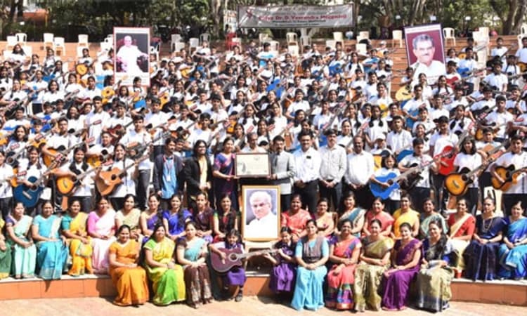 ಧಾರವಾಡದ ಗಿಟಾರ್ ಸಂಗೀತ ಸುಧೆ: ವರ್ಲ್ಡ್ ರೆಕಾರ್ಡ್ಸ್ ಆಫ್ ಇಂಡಿಯಾದಲ್ಲಿ ದಾಖಲು