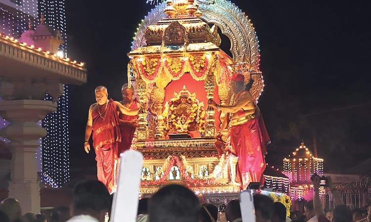 ಧರ್ಮಸ್ಥಳ ಲಕ್ಷದೀಪೋತ್ಸವ ಆರಂಭ : ಶ್ರೀ ಮಂಜುನಾಥಸ್ವಾಮಿಯ ಹೊಸಕಟ್ಟೆ ಉತ್ಸವ