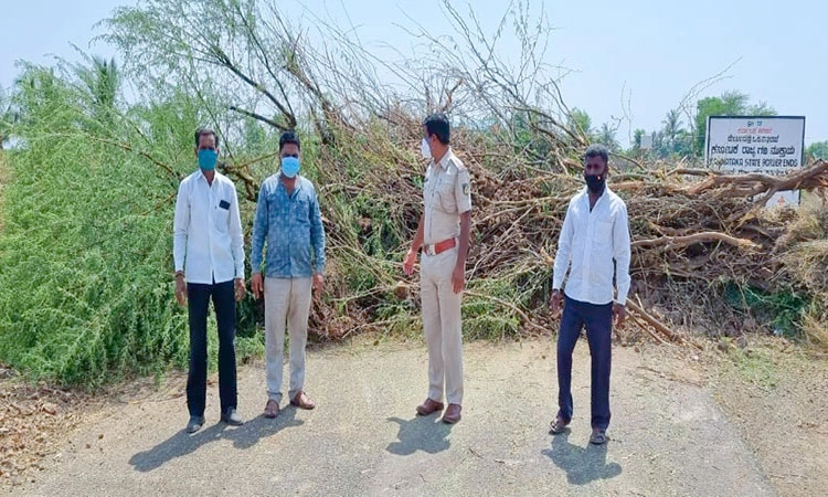 ರಸ್ತೆಗೆ ತೆಗ್ಗುತೋಡಿ ಸಂಚಾರ ಬಂದ್ : “ಮಹಾ’ ಜನ ಕಳ್ಳಮಾರ್ಗಗಳಲ್ಲಿ ಬಾರದಂತೆ ಕ್ರಮ­’