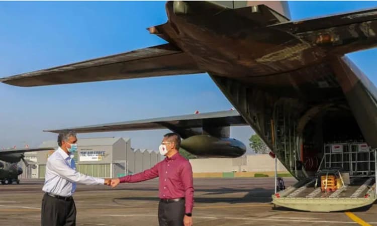 ಭಾರತದ ಕೋವಿಡ್ ವಿರುದ್ಧ ಹೋರಾಟಕ್ಕೆ ಸಿಂಗಾಪುರ್ ಬೆಂಬಲ, ಆಕ್ಸಿಜನ್ ಸಿಲಿಂಡರ್ ರವಾನೆ