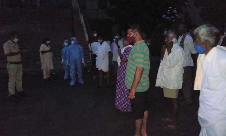 ಕೋವಿಡ್‌ ಆಸ್ಪತ್ರೆಗೆ ನೀರಿನ ಕೊರತೆ: ಸೋಂಕಿತರ ಪ್ರತಿಭಟನೆ