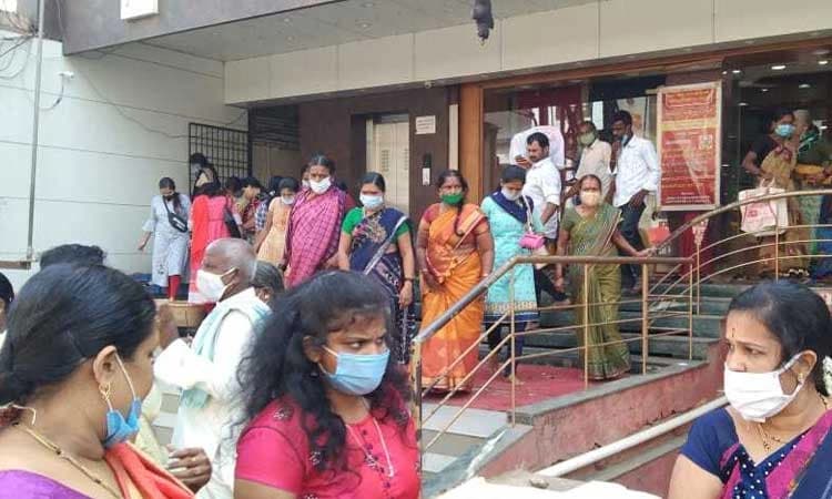 ಮದುವೆ ಮಾಡು.. ಕೋವಿಡ್‌ ನೋಡು..