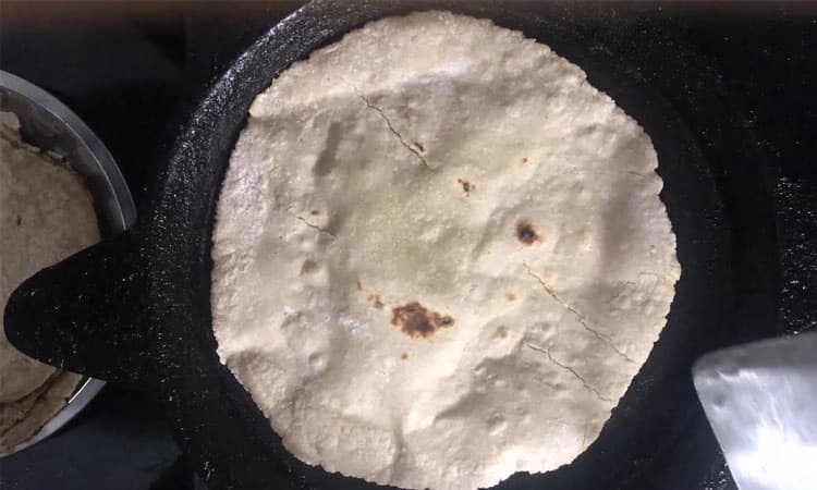 ಬದುಕು ಕೊಟ್ಟ ಜೋಳದ ರೊಟ್ಟಿ!