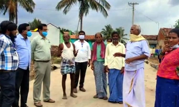 ಅರಿವು ಮೂಡಿಸಿದ ಬಳಿಕ ಲಸಿಕೆ ಪಡೆದ ಗ್ರಾಮಸ್ಥರು