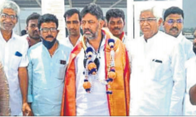 ಬಿಜೆಪಿಯಿಂದ ಹಣದ ಹೊಳೆ: ಡಿಕೆಶಿ