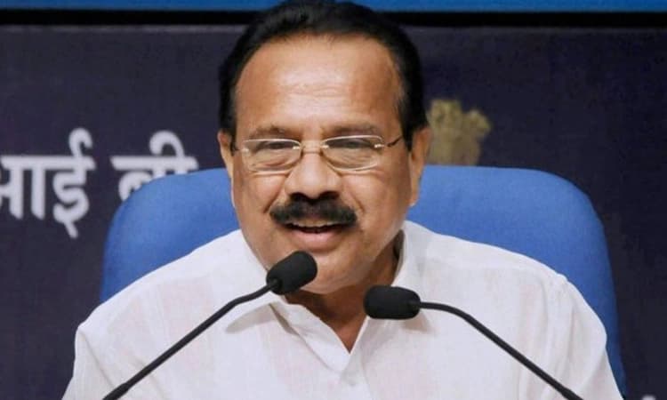 ದೇಶದಲ್ಲಿ ಒಂದೂವರೆ ತಿಂಗಳಿಗಾಗುವಷ್ಟು ಗೊಬ್ಬರ ಲಭ್ಯ, ಹಳೆ ದರದಲ್ಲೇ ವಿತರಣೆ: ಸಚಿವ ಡಿವಿಎಸ್