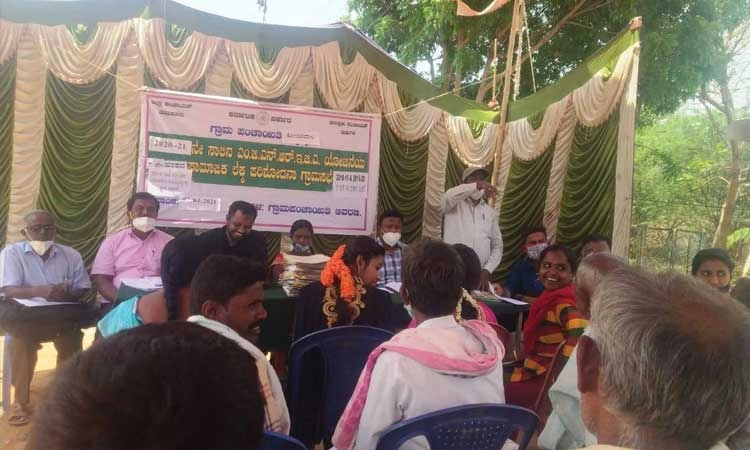 ಹುಣಸೆಗಿಡ ಮರವಾದರೂ ನರೇಗಾ ಹಣ ಬಂದಿಲ್ಲ