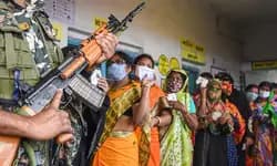 ಪಶ್ಚಿಮಬಂಗಾಳದ 44 ಕ್ಷೇತ್ರಗಳಲ್ಲಿ ಬಿರುಸಿನ ಮತದಾನ, ಬಿಗಿ ಪೊಲೀಸ್ ಬಂದೋಬಸ್ತ್