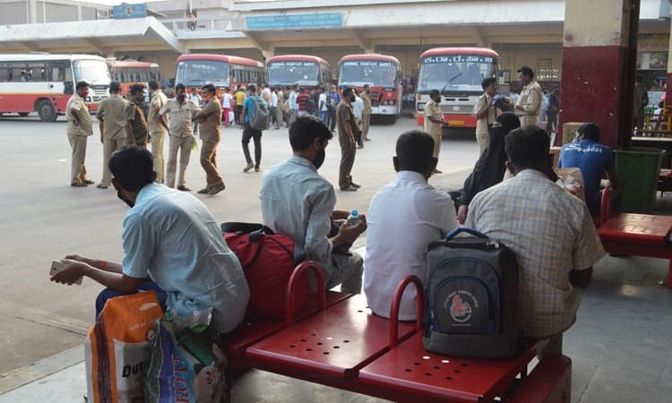 ನಾ ಕೊಡೆ, ನೀ ಬಿಡೆ : ಇಂದಿನಿಂದ ಸಾರಿಗೆ ನೌಕರರ ಮುಷ್ಕರ; ಎಸ್ಮಾ ಜಾರಿ ಎಚ್ಚರಿಕೆ