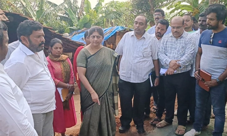 ಸಕಾಲದಲ್ಲಿ ವಸತಿ ಯೋಜನೆಯ ಜಿಪಿಎಸ್ ನಡೆಸಬೇಕು: ಜಿ.ಪಂ.ಸಿಇಓ ಪೂರ್ಣಿಮಾ