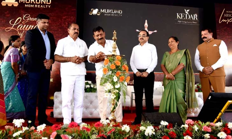 ದೇರೆಬೈಲ್‌; ಮುಕುಂದ್ ಎಂಜಿಎಂ ರಿಯಾಲ್ಟಿಯ ಕೇದಾರ್ ವಸತಿ ಸಮುಚ್ಚಯಕ್ಕೆ ಶಿಲಾನ್ಯಾಸ