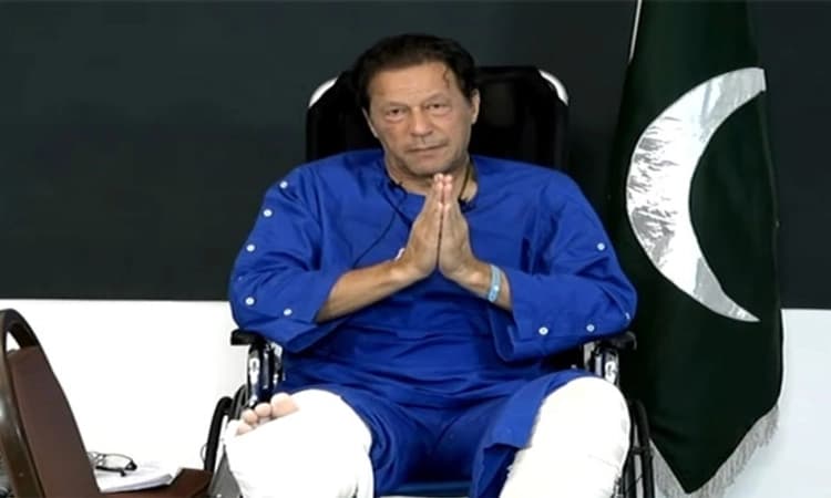 ಬಲಗಾಲಿಗೆ ನಾಲ್ಕು ಗುಂಡುಗಳು ತಗುಲಿವೆ: ಪಾಕ್ ಮಾಜಿ ಪ್ರಧಾನಿ ಇಮ್ರಾನ್ ಖಾನ್