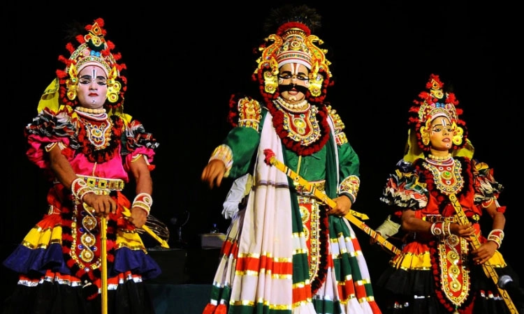 ಯಕ್ಷಗಾನ ಕಾಲಮಿತಿ ಹಿಂಪಡೆಯಲು ಆಗ್ರಹಿಸಿ ಕಟೀಲಿಗೆ ಪಾದಯಾತ್ರೆ