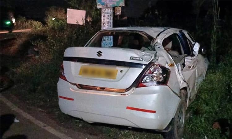 ಬೊಮ್ಮನಹಳ್ಳಿ ಗೇಟ್ ಬಳಿ ಅಪಘಾತ: ಪ್ರಾಣಾಪಾಯದಿಂದ ಪಾರಾದ ಅಧಿಕಾರಿಗಳು