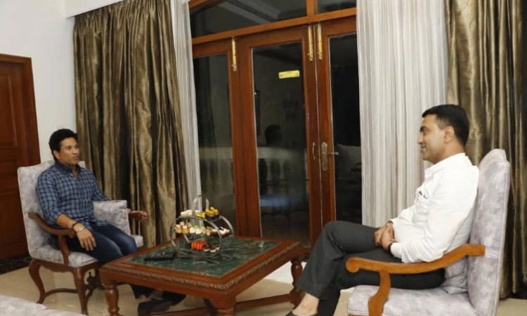 ಪಣಜಿ: ಗೋವಾ ಮುಖ್ಯಮಂತ್ರಿ ಪ್ರಮೋದ್ ಸಾವಂತ್ ರನ್ನು ಭೇಟಿಯಾದ ಸಚಿನ್ ತೆಂಡೂಲ್ಕರ್