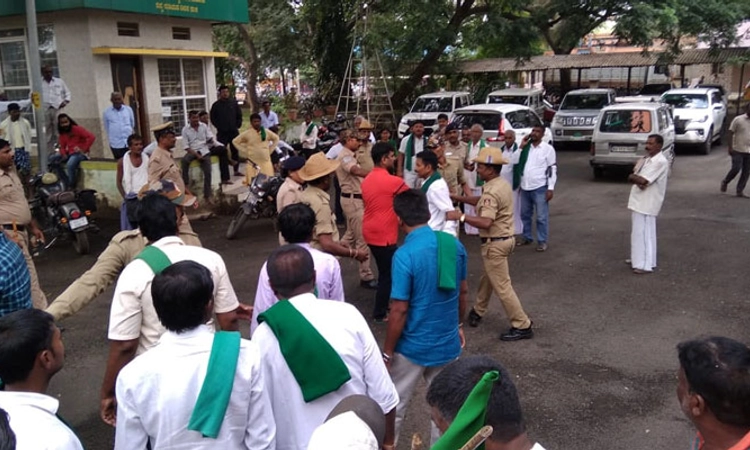 ಕೋಡಿಹಳ್ಳಿ ಚಂದ್ರಶೇಖರ ವಿರುದ್ಧ ಬಸವರಾಜಪ್ಪ ಬಣದಿಂದ ಪ್ರತಿಭಟನೆ