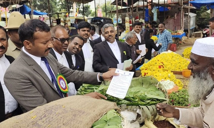 ಕೊರಟಗೆರೆ ಪಟ್ಟಣದಲ್ಲಿ ಕಾನೂನು ಅರಿವು ಜಾಥಾ