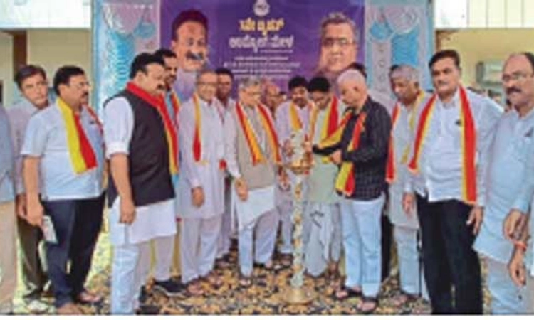 ಪ್ರಕಾಶ ಕೋಳಿವಾಡ ದೂರದೃಷ್ಟಿ ಇತರರಿಗೆ ಮಾದರಿ