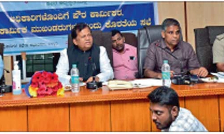 ಪಾಲಿಕೆ ಅಧಿಕಾರಿಗಳ ವೈಫಲ್ಯ ಹಲ್ಲೆಗೆ ಕಾರಣ:ಆಯೋಗದ ಅಧ್ಯಕ್ಷ ಶಿವಣ್ಣ