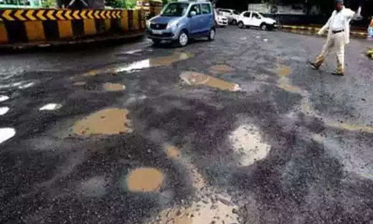 ಬೆಂಗಳೂರಿನ ಗುಂಡಿಗಳಿಗೆ ಇನ್ನೆಷ್ಟು ಬಲಿ ಬೇಕು?