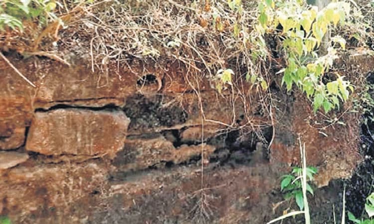 ಎನ್‌ಐಟಿಕೆ ಮುಂಭಾಗ ಅಂಡರ್‌ ಪಾಸ್‌ ಬಳಿ ತಡೆಗೋಡೆ ಬಿರುಕು