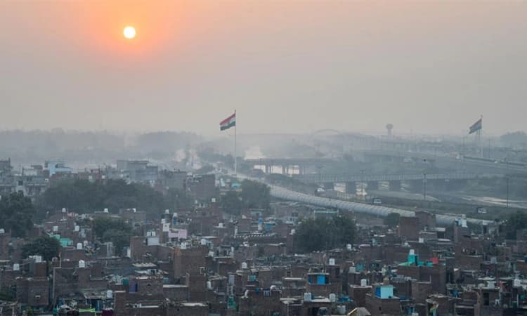 ಕಳೆಗೆ ಬೆಂಕಿ: ದೆಹಲಿ ವಾಯು ಗುಣಮಟ್ಟ ಹೆಚ್ಚು ವಿಷಮಯ