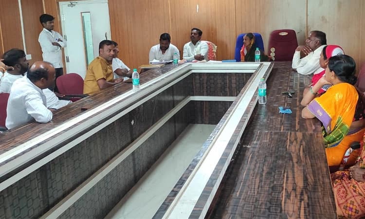 ದೋಟಿಹಾಳ: ಅಧಿಕಾರಿಗಳ ನಡೆಗೆ ಸದಸ್ಯರ ಅಸಮಾಧಾನ; ಗ್ರಾಮದ ಕಾಮಗಾರಿಗೆ ಏಕಿಲ್ಲ ಅನುಮೋದನೆ