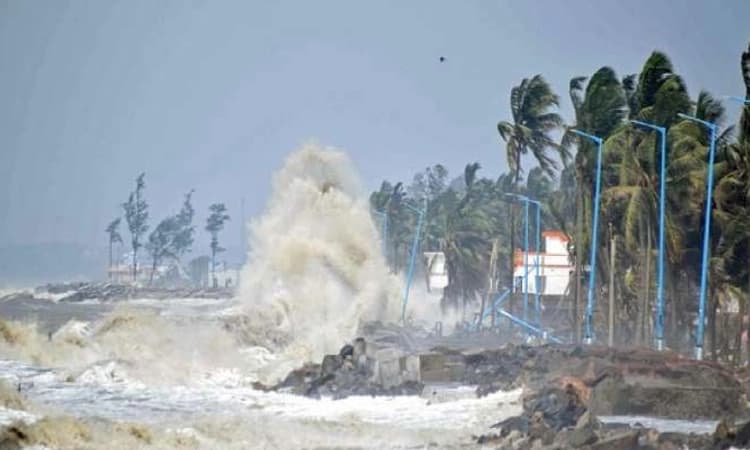 ಬಾಂಗ್ಲಾದೇಶದಲ್ಲಿ ಸಿತ್ರಂಗ್ ಚಂಡಮಾರುತದ ಹಾವಳಿ: 9 ಮಂದಿ ಬಲಿ; ಭಾರತದ ಹಲವೆಡೆ ಭಾರೀ ಮಳೆ