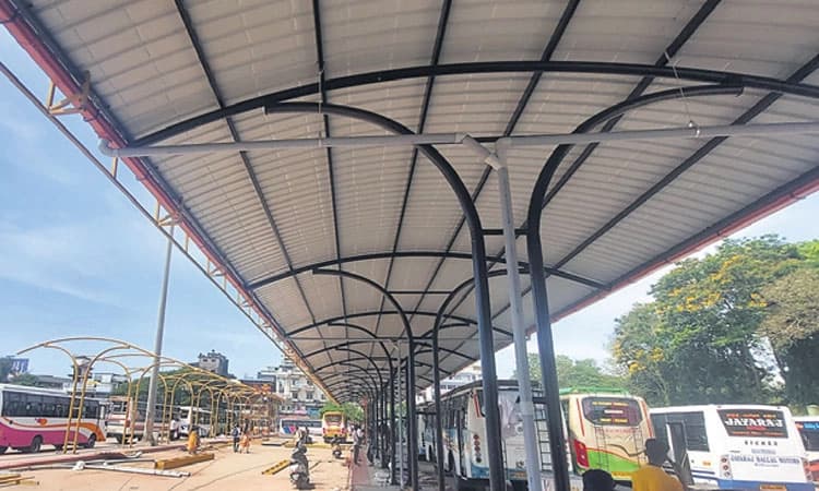 ಸ್ಟೇಟ್‌ಬ್ಯಾಂಕ್‌ ಬಸ್‌ ನಿಲ್ದಾಣ: ಶೆಲ್ಟರ್‌ ಅಳವಡಿಕೆ ಆರಂಭ