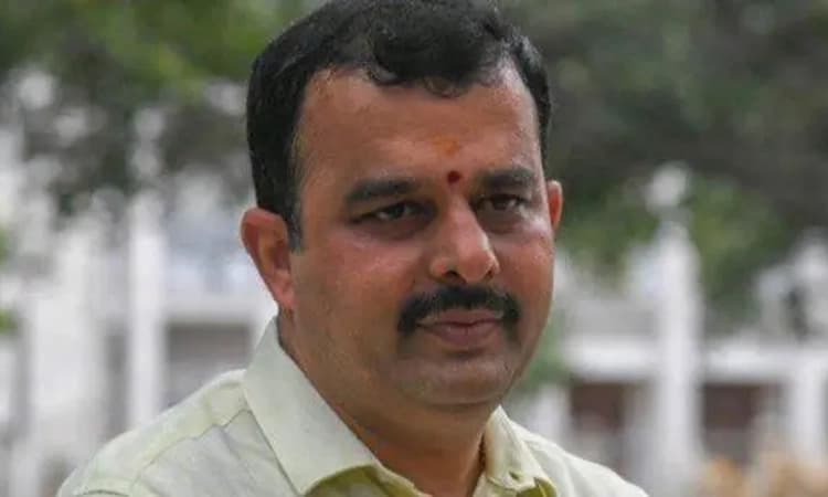 ಅಪಘಾತದ ಗಾಯಾಳುವಿಗೆ ಕಾರು ನೀಡಿ ಬೈಕಲ್ಲಿ ತೆರಳಿದ ಸಚಿವ ಸುನಿಲ್‌