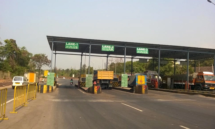 ಸುರತ್ಕಲ್ : ಟೋಲ್ ಗೇಟ್ ಹೋರಾಟಗಾರರ ಮೇಲೆ ಪೊಲೀಸ್ ಬಲ ಪ್ರಯೋಗ ? 