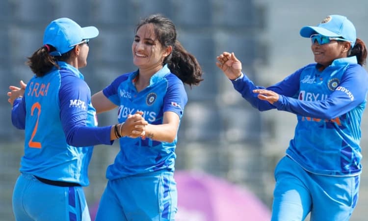 ಇಂಡಿಯಾ ಆರ್ಭಟಕ್ಕೆ ಲಂಕಾ ಪತನ: ಏಳನೇ ಬಾರಿಗೆ ಏಷ್ಯಾ ಕಪ್ ಗೆದ್ದ ಭಾರತ ವನಿತಾ ತಂಡ