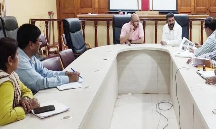 ರೈತರಿಗೆ ಸೂಕ್ತ ಪರಿಹಾರಕ್ಕೆ ಶಾಸಕರ ಸೂಚನೆ