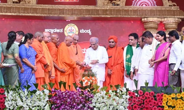 ಕೆ.ಆರ್. ಪೇಟೆಯಲ್ಲಿ ಮಹಾ ಕುಂಭಮೇಳಕ್ಕೆ ಡಾ| ಹೆಗ್ಗಡೆ ಚಾಲನೆ