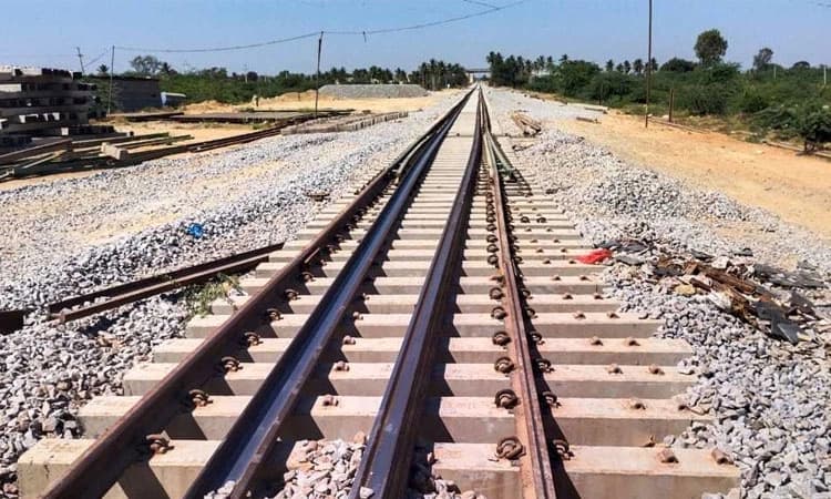 ದಶಕದ ರೈಲ್ವೆ ಯೋಜನೆಗೆ ಈಗಷ್ಟೇ ವೇಗ