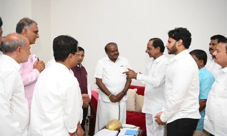 ಬಿಆರ್ ಎಸ್-ಜೆಡಿಎಸ್ ಮೈತ್ರಿ; ಚುನಾವಣೆ ಒಟ್ಟಾಗಿ ಎದುರಿಸುತ್ತೇವೆ: ಹೆಚ್ ಡಿಕೆ