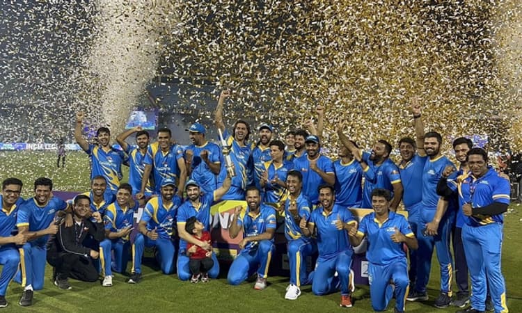 ನಮನ್ ಶತಕದಾಟ; ರೋಡ್ ಸೇಫ್ಟಿ ಕಪ್ ಉಳಿಸಿಕೊಂಡ ಇಂಡಿಯಾ ಲೆಜೆಂಡ್ಸ್