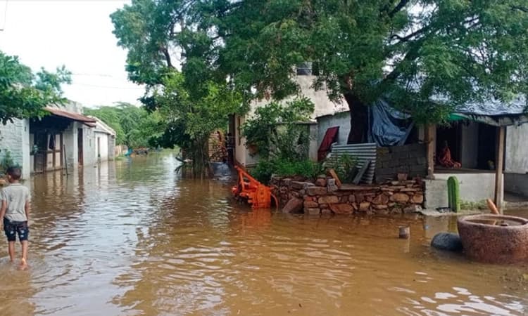ಕೊಪ್ಪಳ: ಮನೆಗಳಿಗೆ ನುಗ್ಗಿದ ಹಿರೇಹಳ್ಳದ ನೀರು
