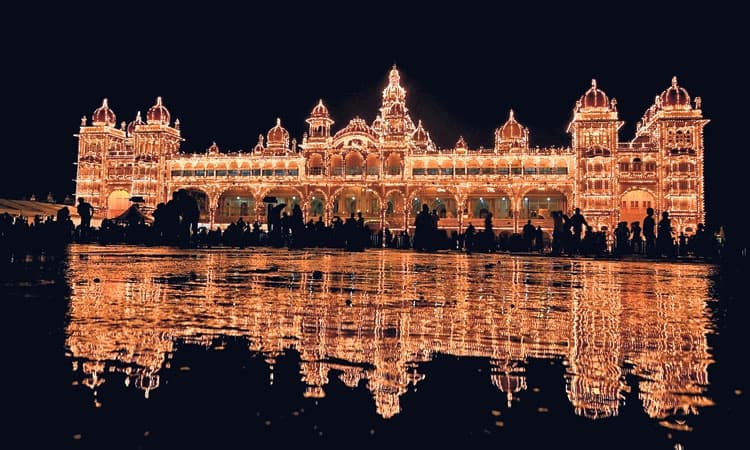 ದಸರಾ ಸಡಗರಕ್ಕೆ ದ್ರೌಪದಿ ಸಾಕ್ಷಿ; ನವದಿನಗಳ ನಾಡಹಬ್ಬಕ್ಕೆ ರಾಷ್ಟ್ರಪತಿ ಇಂದು ಚಾಲನೆ