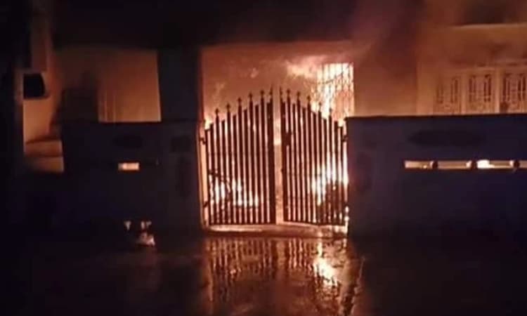 ಆಸ್ಪತ್ರೆಯಲ್ಲಿ ಅಗ್ನಿ ಅವಘಡ : ವೈದ್ಯ ಸೇರಿ ಇಬ್ಬರು ಮಕ್ಕಳು ಸಜೀವ ದಹನ