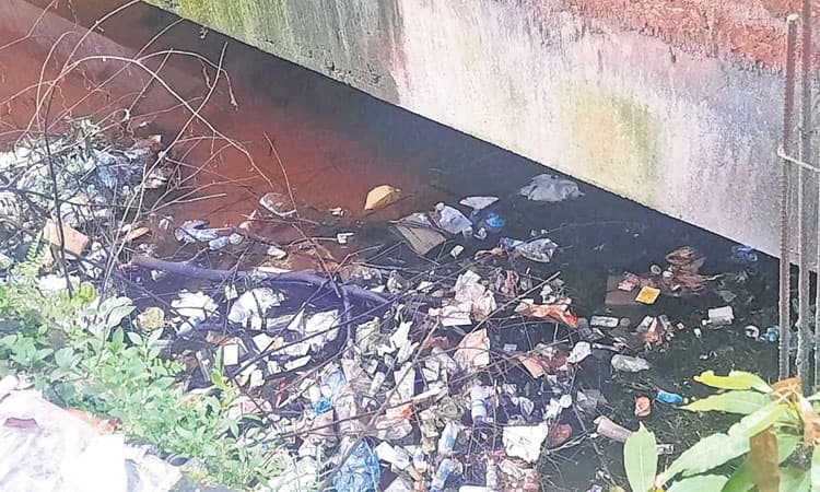 ಹೊಸ ಮಾರ್ಕೆಟ್‌ ಅಡಿ ಭಾಗದಲ್ಲಿರುವ ನೀರು ಖಾಲಿ ಮಾಡಲು ಬೇಕಿದೆ ಕೋ.ರೂ.!