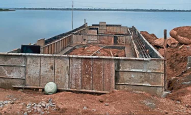 ಇತಿಹಾಸ ಪ್ರಸಿದ್ಧ ಕೆರೆ; ಕರಡಕಲ್‌ ಕೆರೆಗೆ ಅಭಿವೃದ್ಧಿಯ ಟಚ್‌