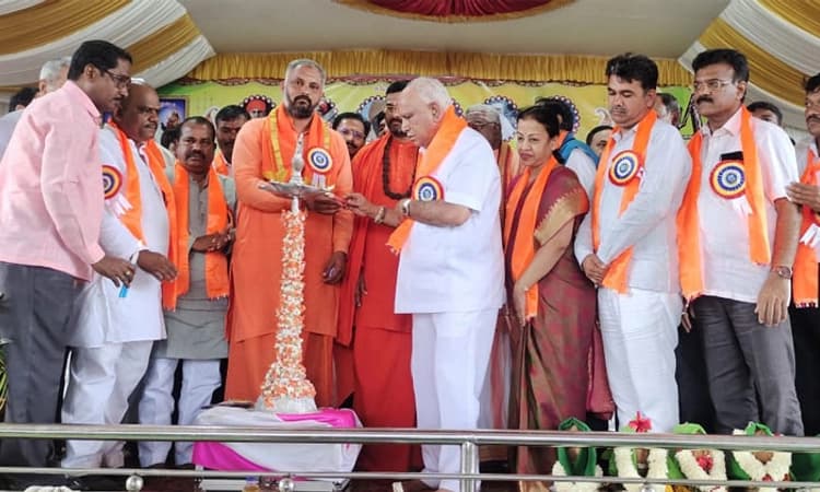 ಗಾಣಿಗ ಸಮಾಜದ ಮಕ್ಕಳು ಸಮಾಜಕ್ಕೆ ದೊಡ್ಡ ಕೊಡುಗೆ ನೀಡಬೇಕು: ಬಿಎಸ್ ವೈ