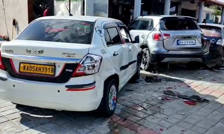 ಚಿಕ್ಕಬಳ್ಳಾಪುರದಲ್ಲಿ ಸರಣಿ ಅಪಘಾತ : ಇಬ್ಬರು ಸ್ಥಳದಲ್ಲೇ ಸಾವು, ಗರ್ಭಿಣಿ ಸೇರಿ ಹಲವರಿಗೆ ಗಾಯ