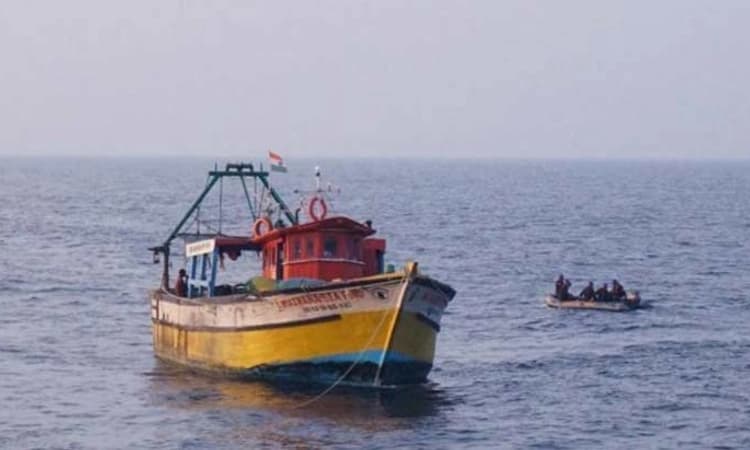 ಗುಜರಾತ್ ಕರಾವಳಿ ಪ್ರದೇಶದಲ್ಲಿ ಪಾಕ್ ಬೋಟ್ ವಶಕ್ಕೆ, 200 ಕೋಟಿ ಮೌಲ್ಯದ ಡ್ರಗ್ಸ್ ಪತ್ತೆ